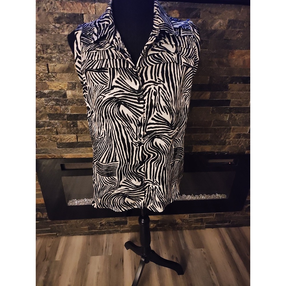Womens Milano Sleeveless Crinkled V-Neck Pleates Button Up Top Black White Sz M